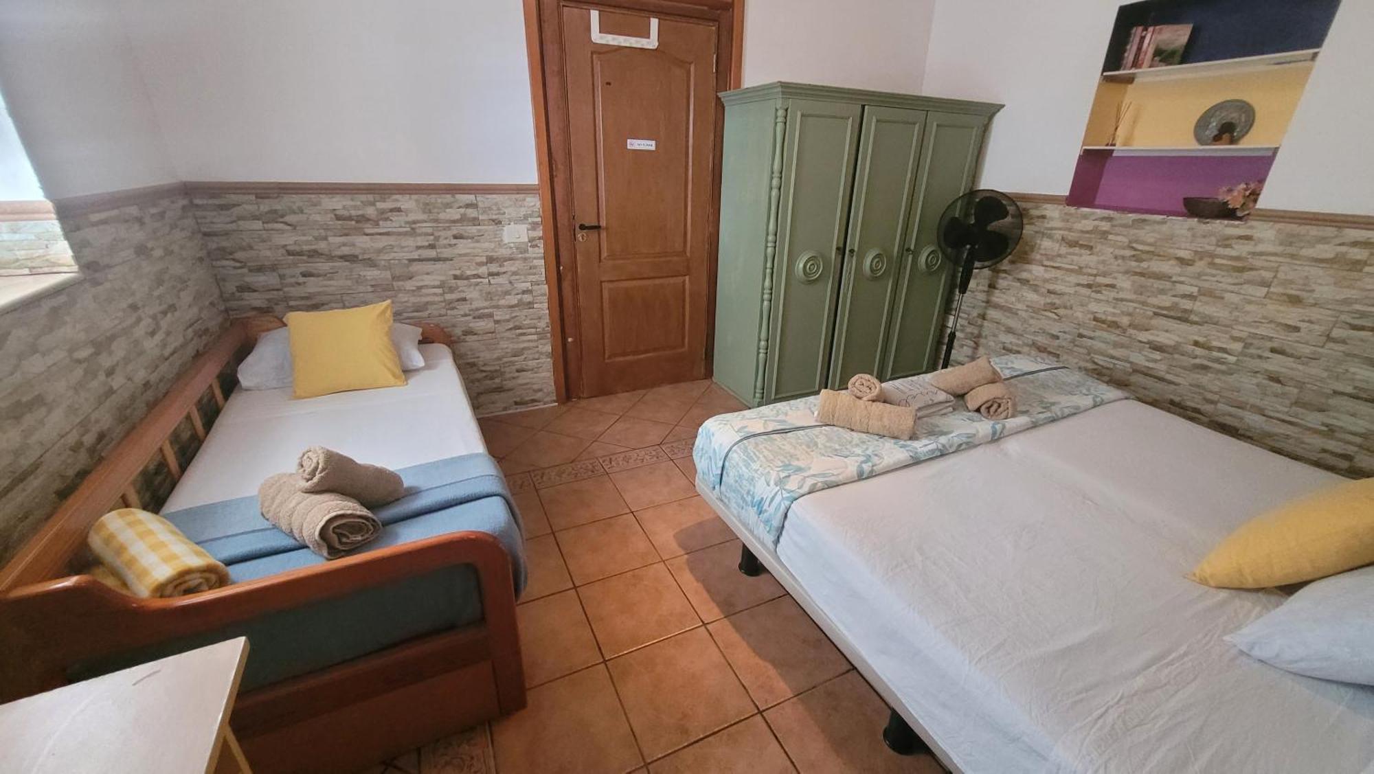 Eden Guesthouse Sardina Habitación foto